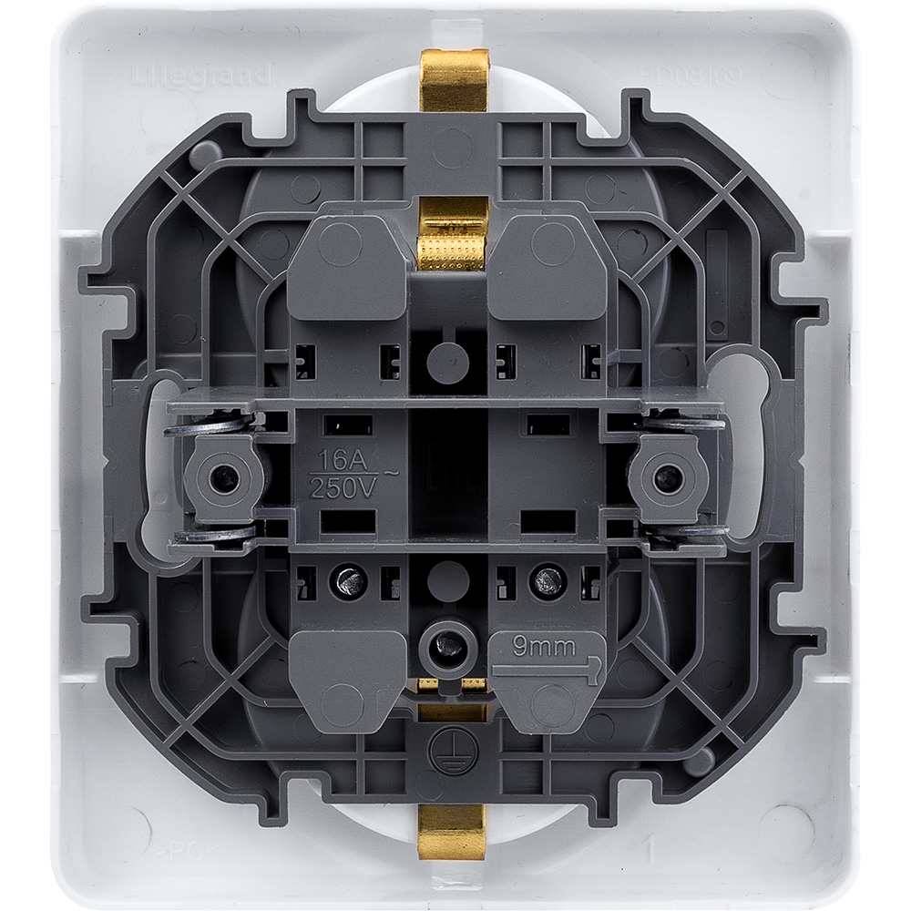 Розетка Inspiria 16А 250В 2х2P+E немецк. стандарт белый  673750